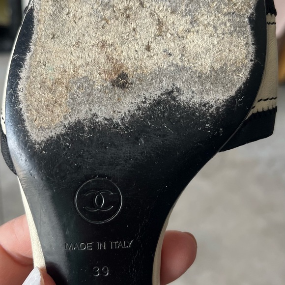 Chanel Women's Cream and Black Slide Sandals - Picture 5 of 5